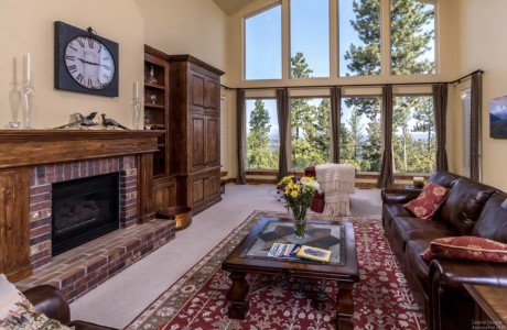 Fabulous Awbrey Butte home listed by John Kohlmoos