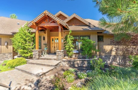 Hoime on Awbrey Butte listed by Sandy Kohlmoos